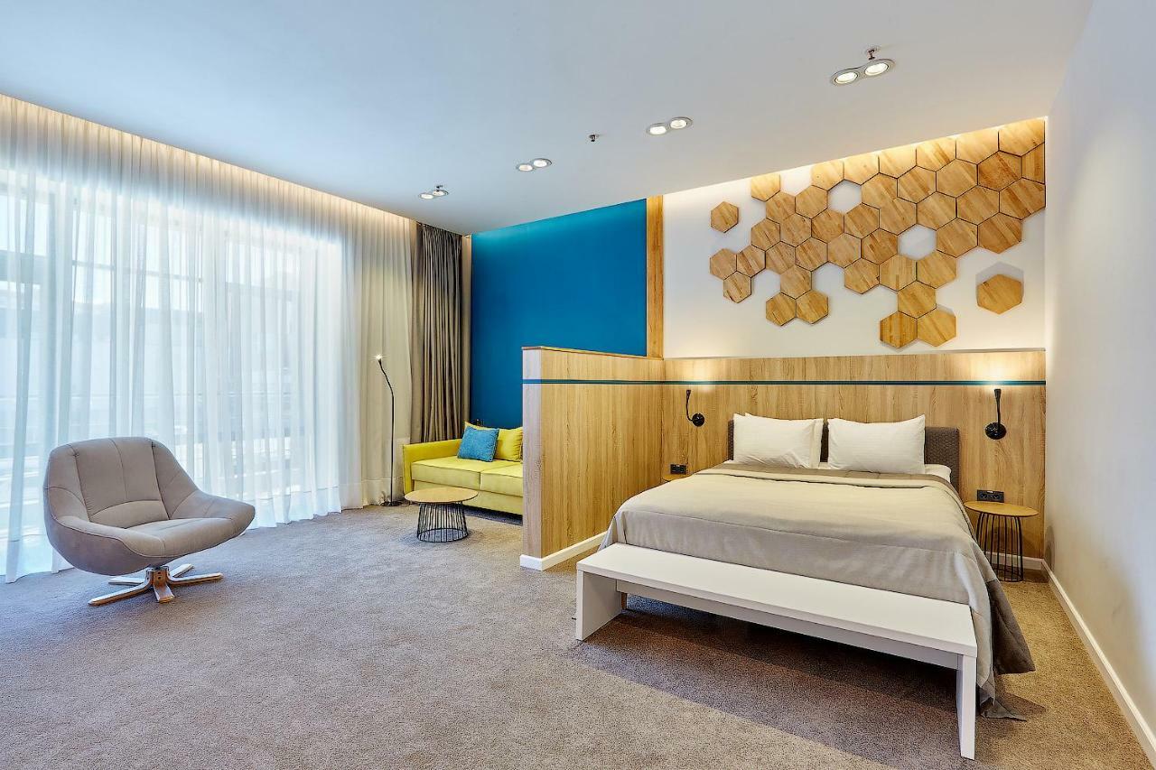Aqua-Minsk Hotel Plus 外观 照片