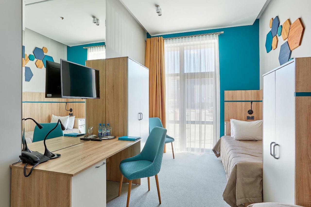 Aqua-Minsk Hotel Plus 外观 照片